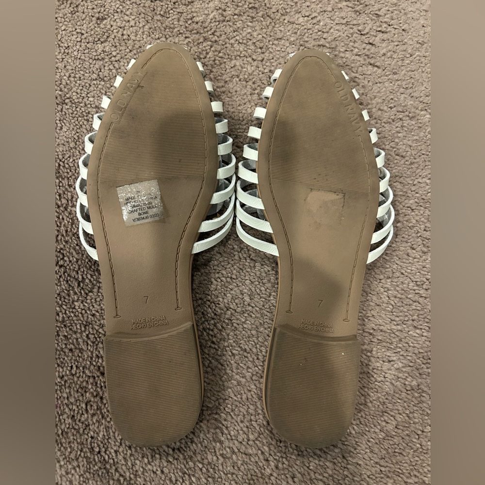 Old Navy Faux Leather Woven Mule - Picture 3 of 3